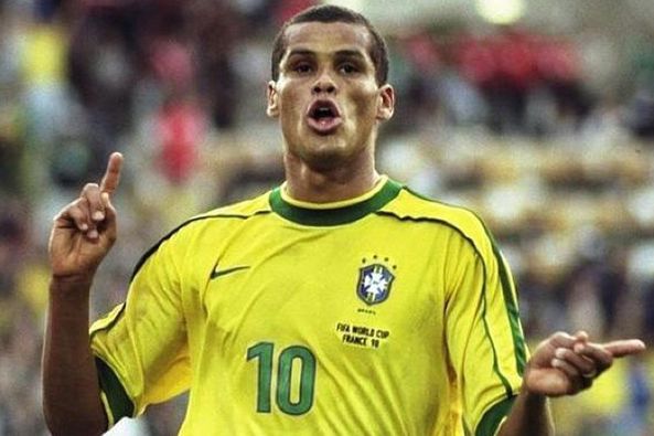 西媒：赫伊森多项数据名列英超前茅，有望获得年度最佳引援奖.