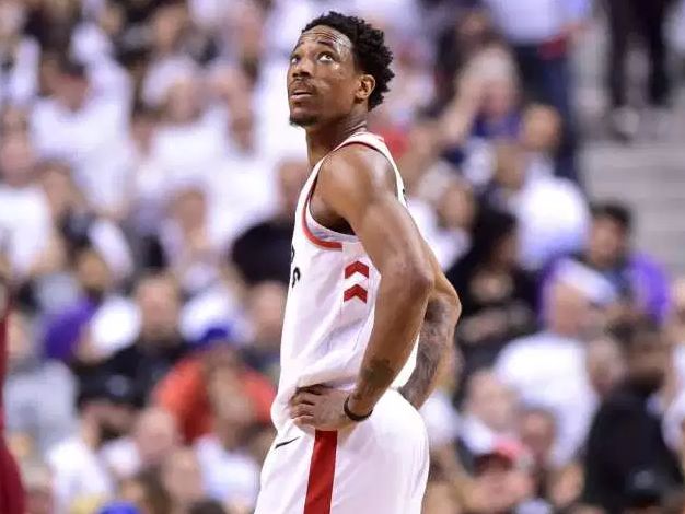 约基奇热身赛风头十足，杨瀚森在美遭质疑，未调查为何随意发言？