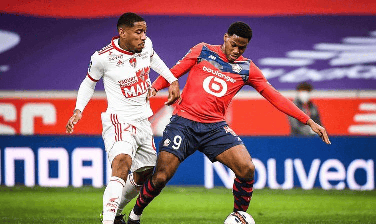 反映了他在 反映了他在